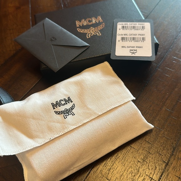 Woman’s wallet - Picture 4 of 6